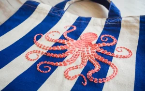 Torba bawełniana kontra plastik : ten pomijany szczegół zmienia wszystko, a mało kto go liczy
